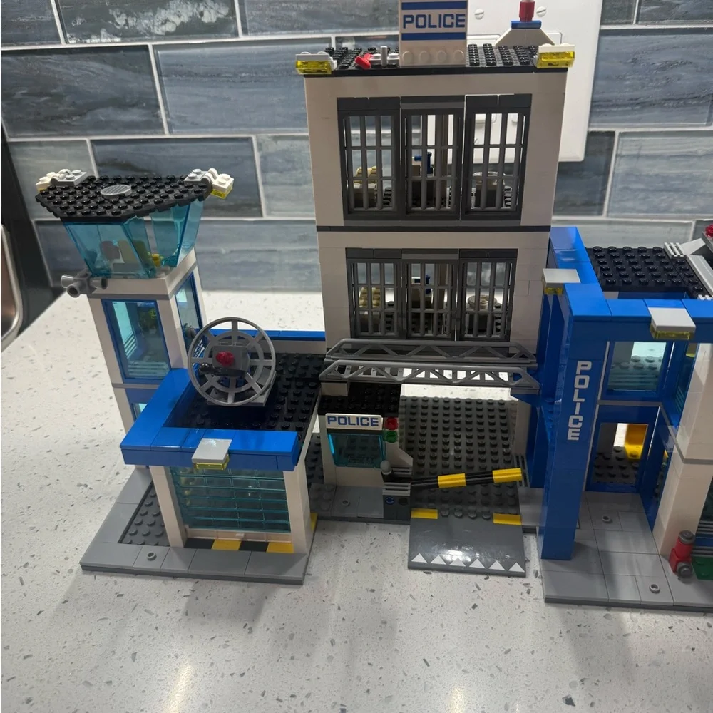 60047 LEGO City Police Station - Picture 15 of 16